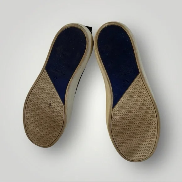 - Rothy’s Wildcat Chelsea ankle knitted boot - Picture 6 of 9